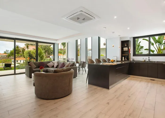 Casa Jolie Вилла Понта-ду-Сол